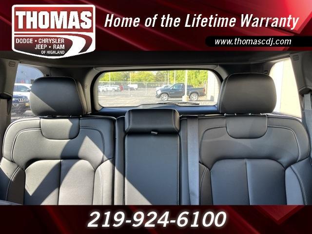 new 2025 Jeep Grand Cherokee car, priced at $42,578