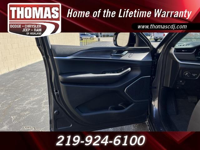 new 2025 Jeep Grand Cherokee car, priced at $42,578