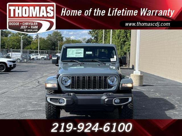 new 2025 Jeep Gladiator car, priced at $43,201