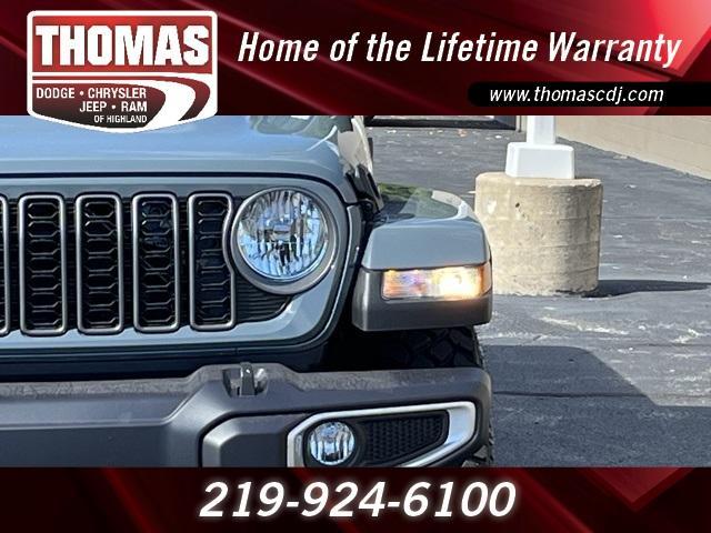 new 2025 Jeep Gladiator car, priced at $43,201