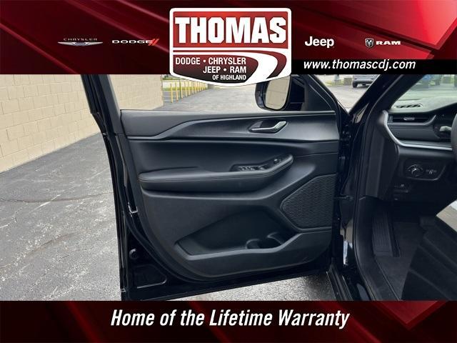 new 2025 Jeep Grand Cherokee L car, priced at $43,345