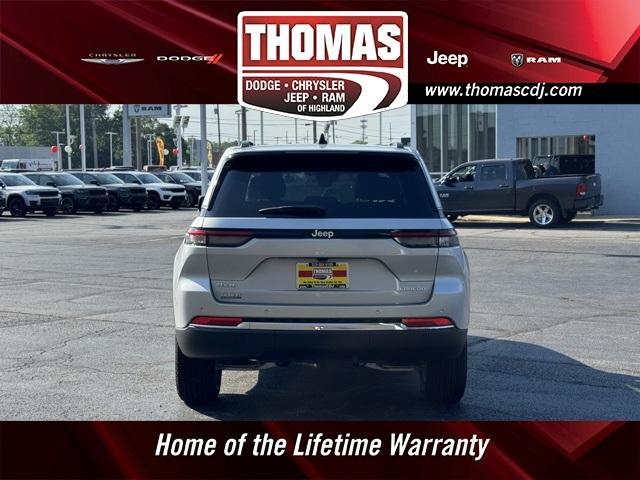 new 2025 Jeep Grand Cherokee car, priced at $38,328