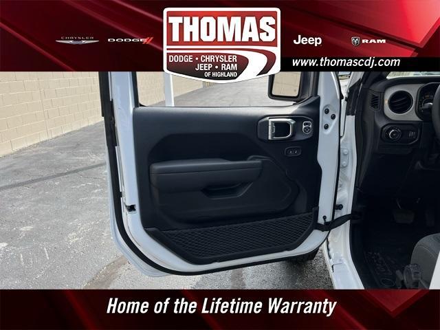 new 2025 Jeep Wrangler car, priced at $40,038
