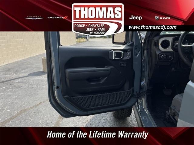 new 2025 Jeep Wrangler car, priced at $47,966