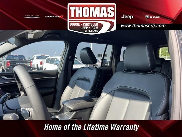 new 2025 Jeep Grand Cherokee car, priced at $43,256