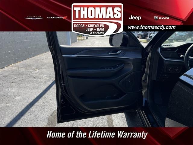 new 2025 Jeep Grand Cherokee car, priced at $43,256