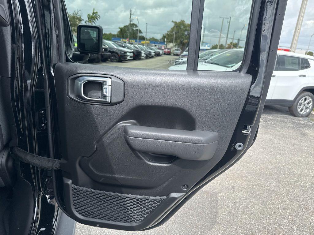 new 2025 Jeep Wrangler car, priced at $53,955