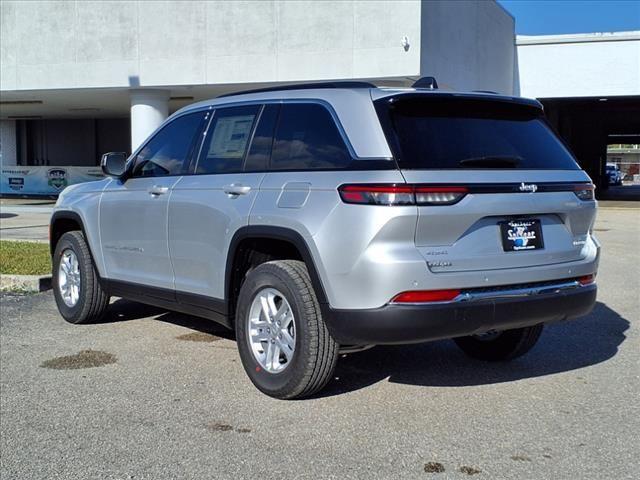 new 2025 Jeep Grand Cherokee car, priced at $44,215