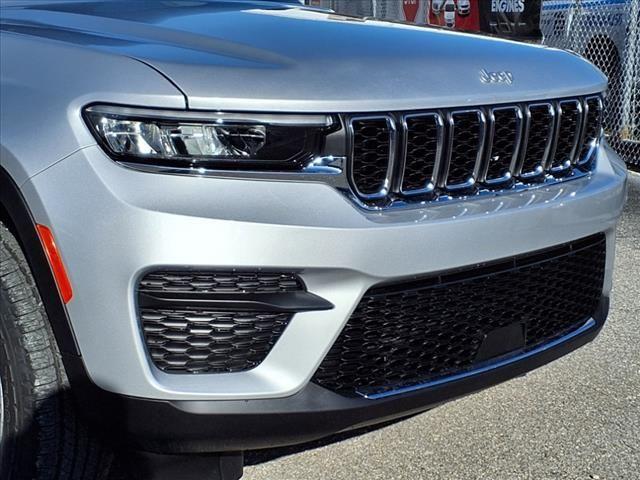 new 2025 Jeep Grand Cherokee car, priced at $44,215