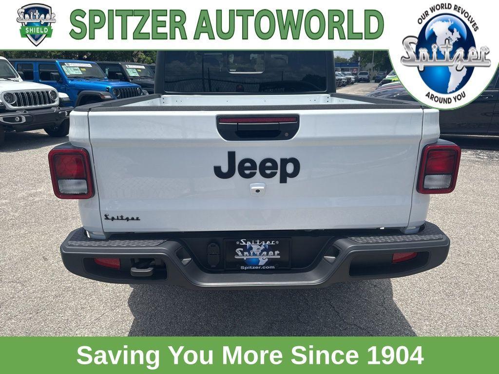 new 2025 Jeep Gladiator car, priced at $41,662