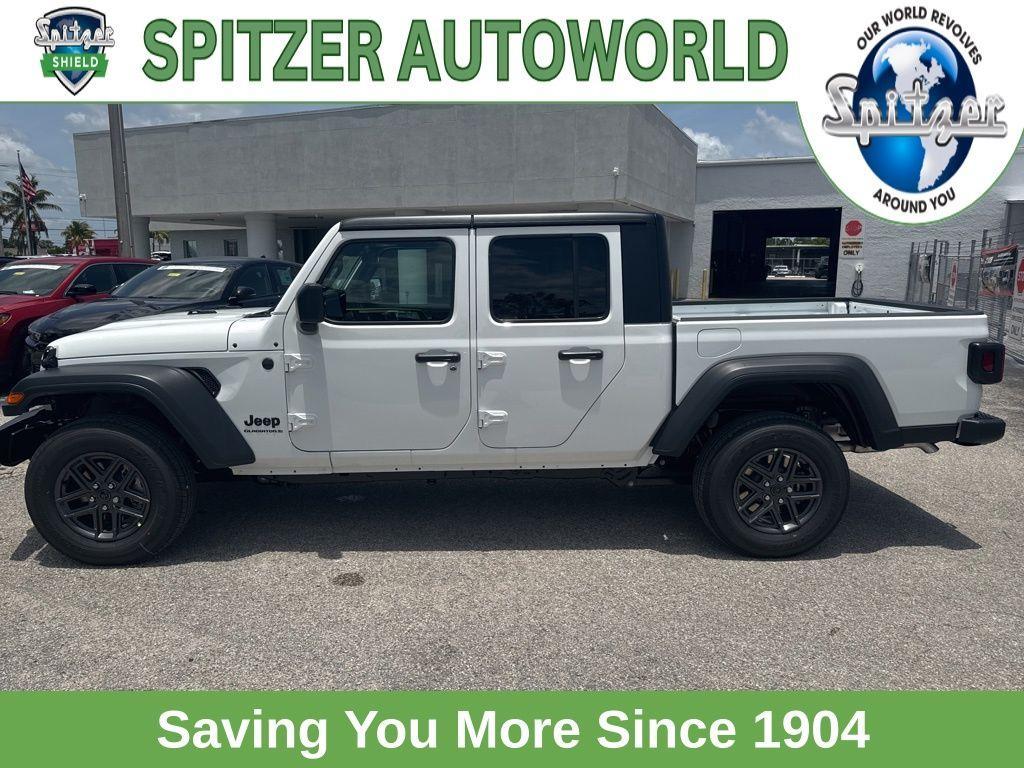 new 2025 Jeep Gladiator car, priced at $41,662