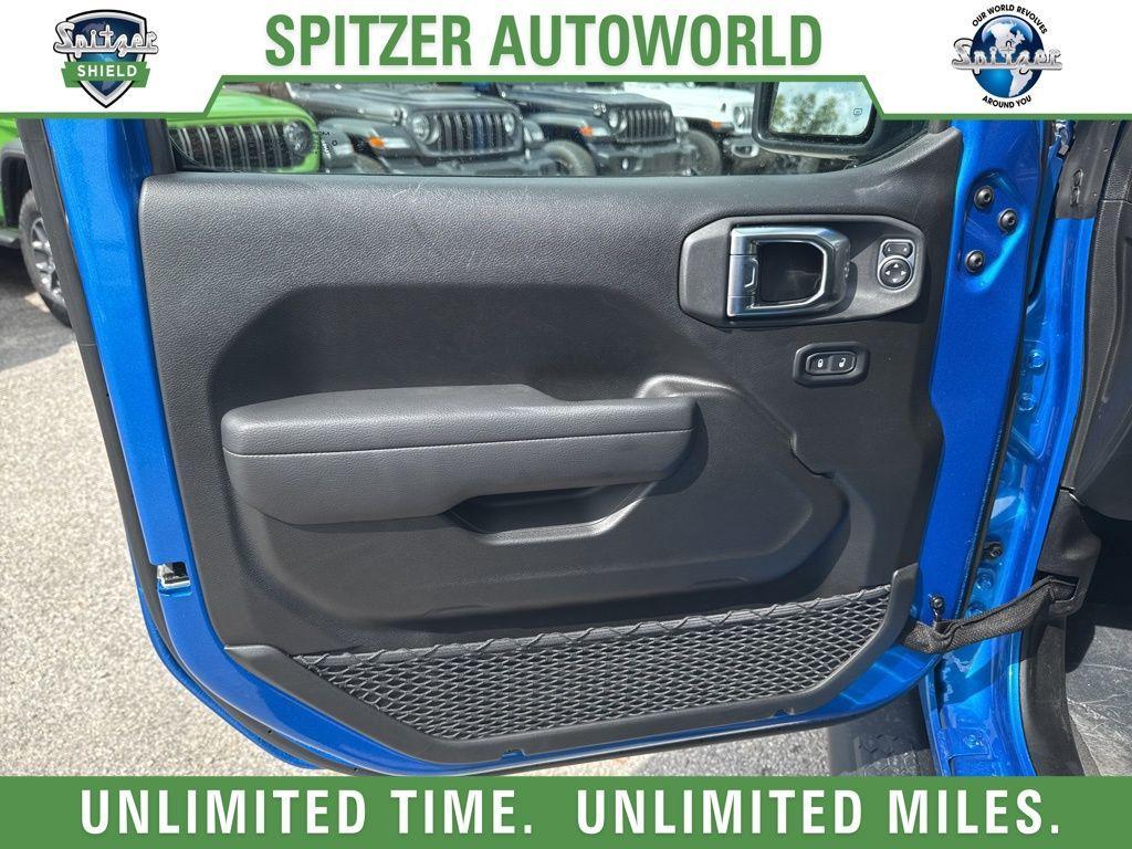 new 2025 Jeep Wrangler car, priced at $47,375