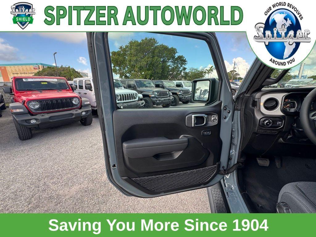 new 2025 Jeep Wrangler car, priced at $47,479