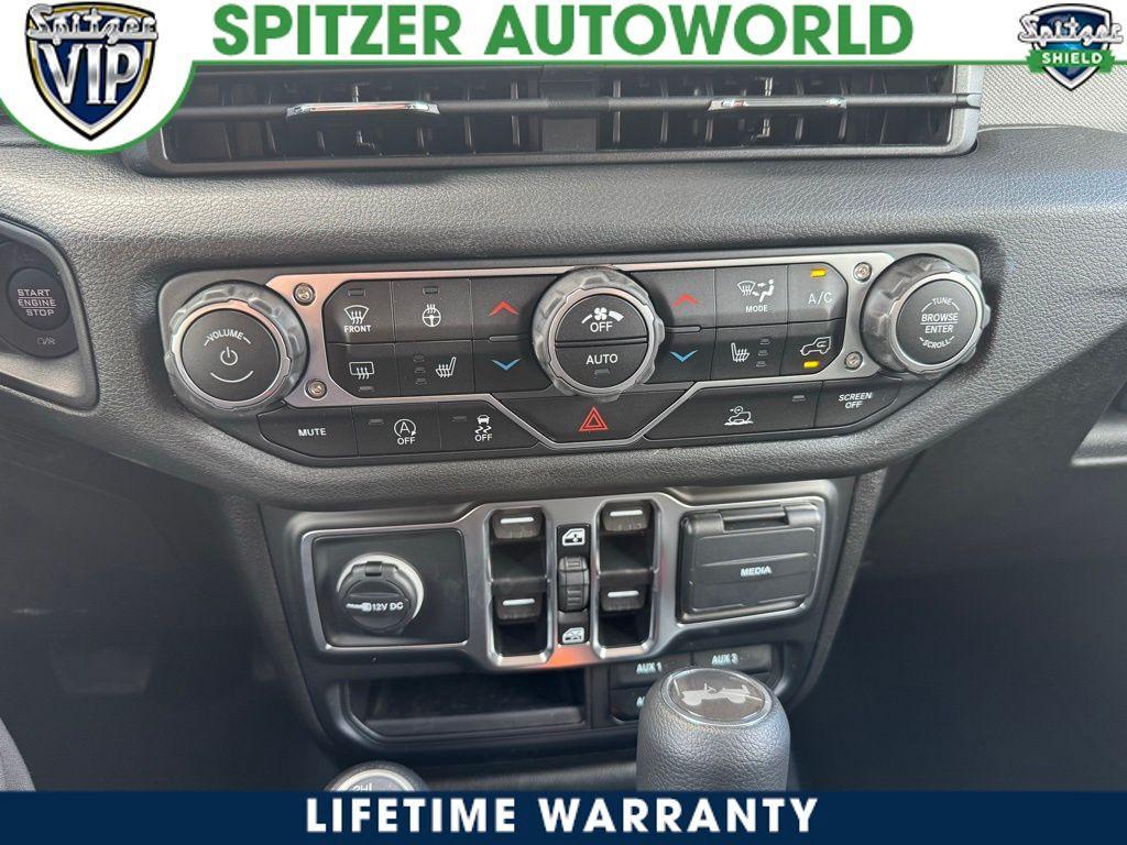 new 2025 Jeep Wrangler car, priced at $43,579