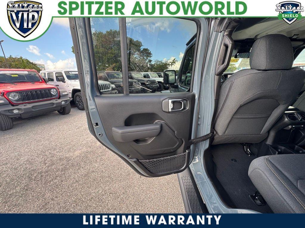 new 2025 Jeep Wrangler car, priced at $43,579