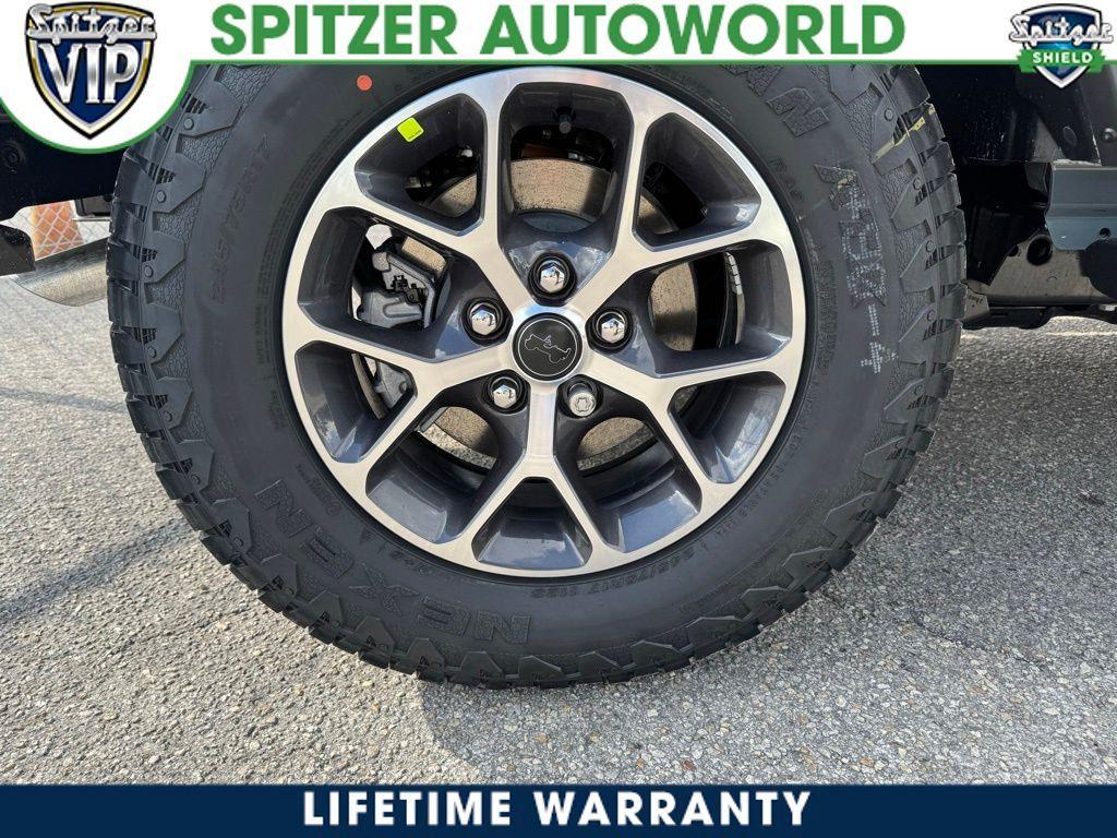 new 2025 Jeep Wrangler car, priced at $43,579