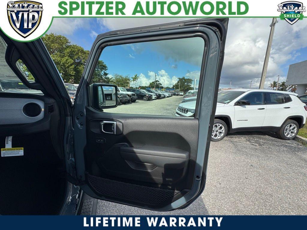 new 2025 Jeep Wrangler car, priced at $43,579