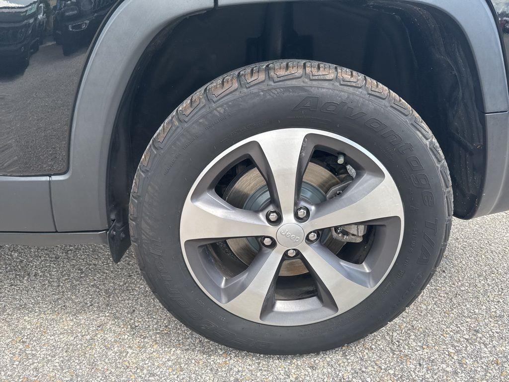 used 2021 Jeep Cherokee car, priced at $19,991