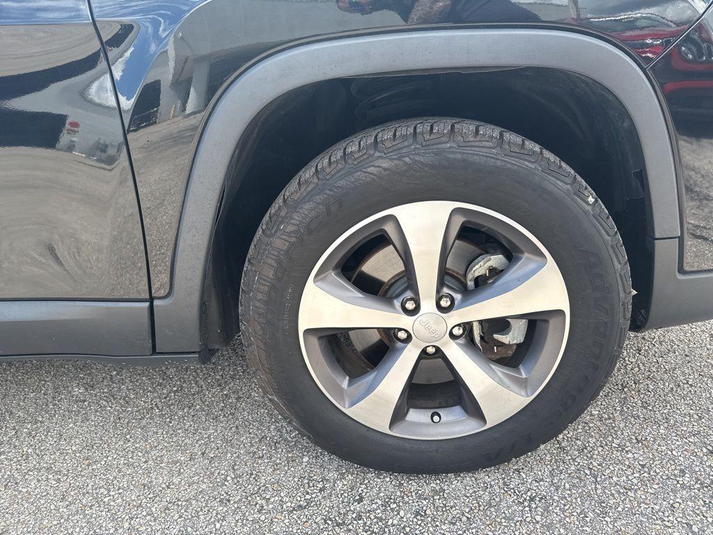 used 2021 Jeep Cherokee car, priced at $19,991