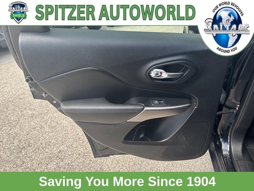 used 2021 Jeep Cherokee car, priced at $19,991