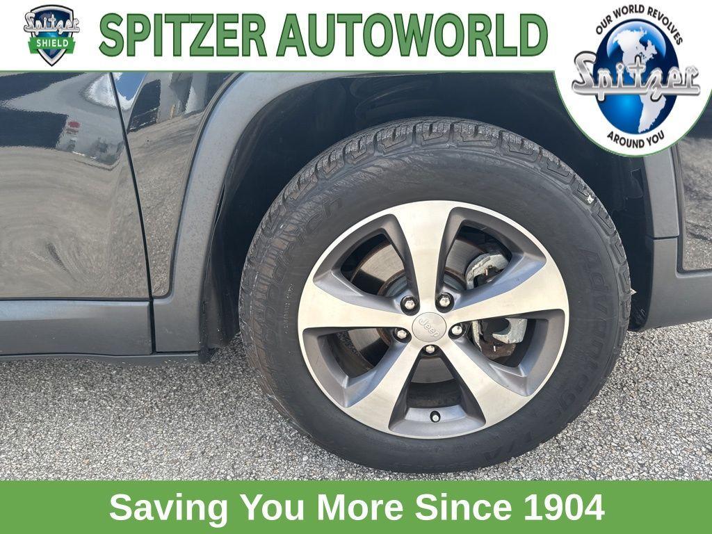 used 2021 Jeep Cherokee car, priced at $19,991