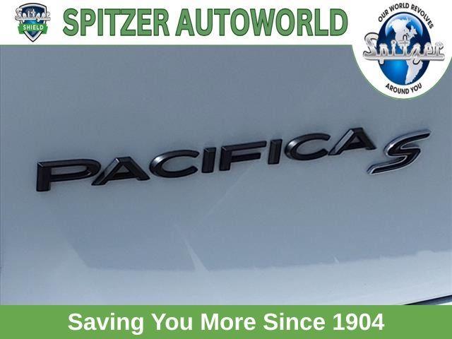new 2024 Chrysler Pacifica car, priced at $42,407