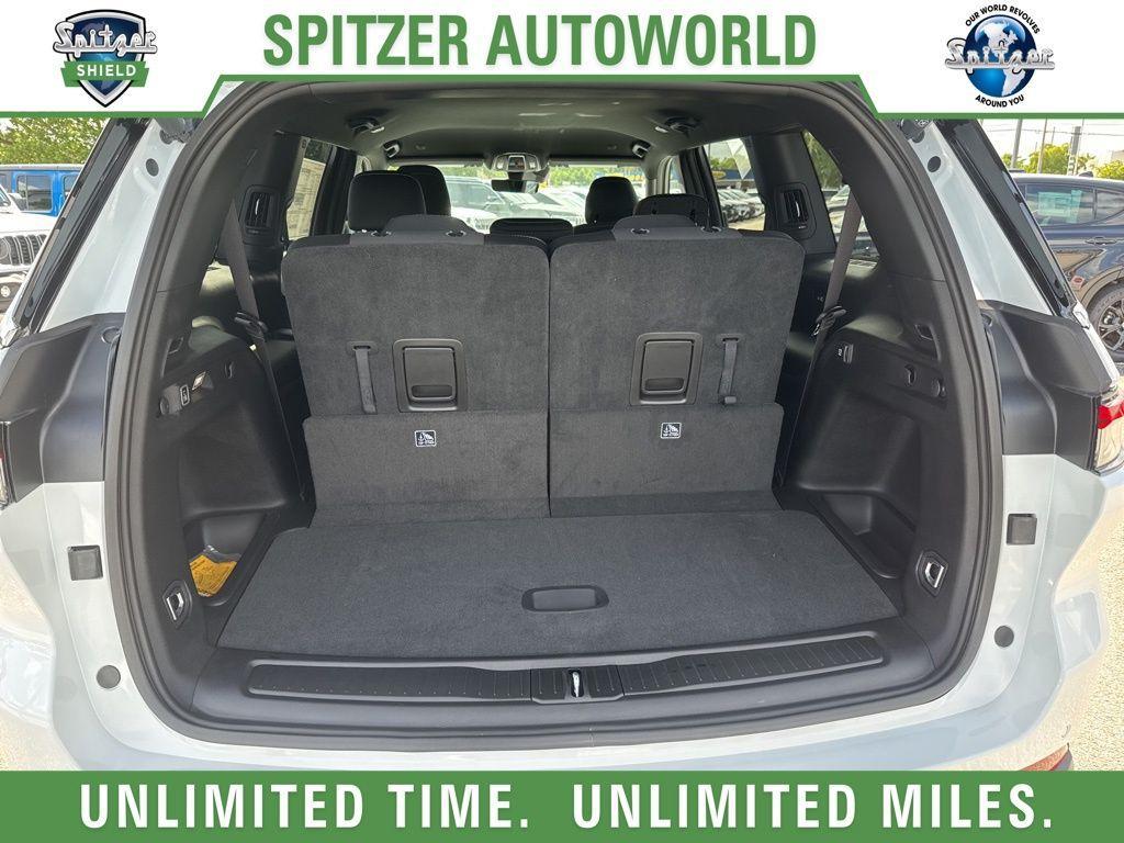 new 2025 Jeep Grand Cherokee L car, priced at $36,995