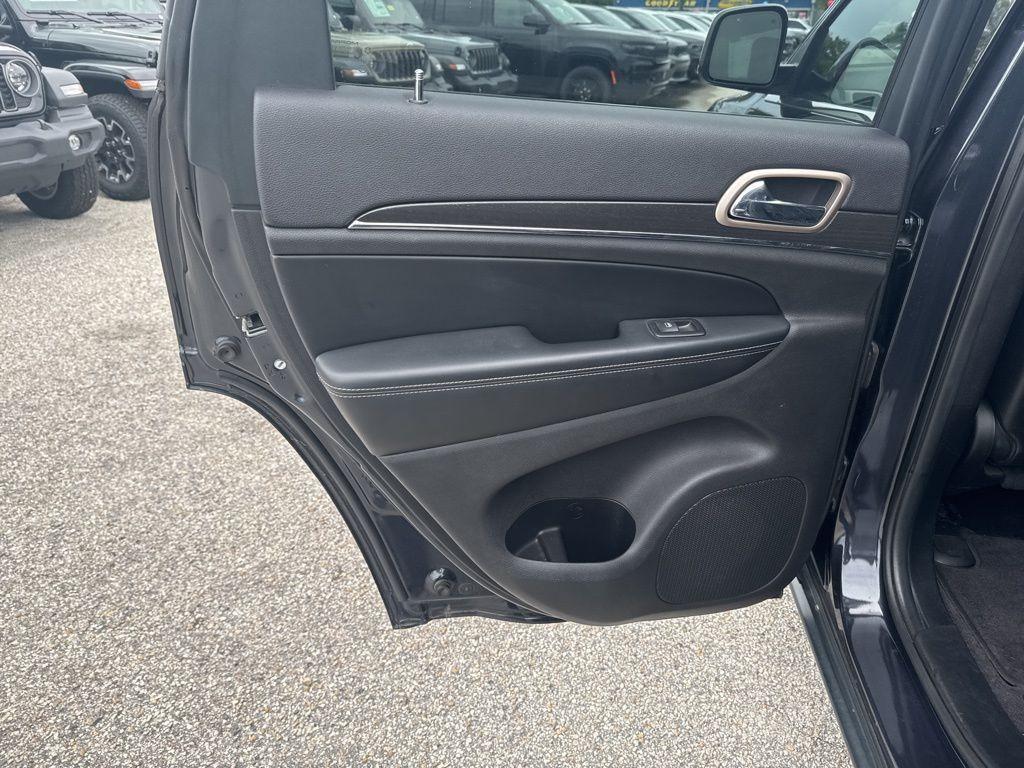 used 2016 Jeep Grand Cherokee car, priced at $10,991