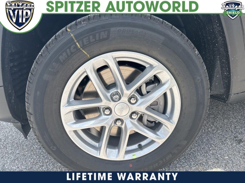 new 2025 Jeep Grand Cherokee L car, priced at $35,995