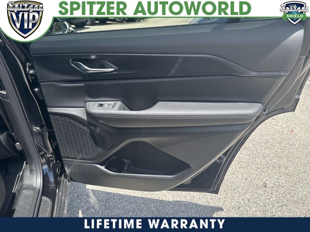 new 2025 Jeep Grand Cherokee L car, priced at $35,995