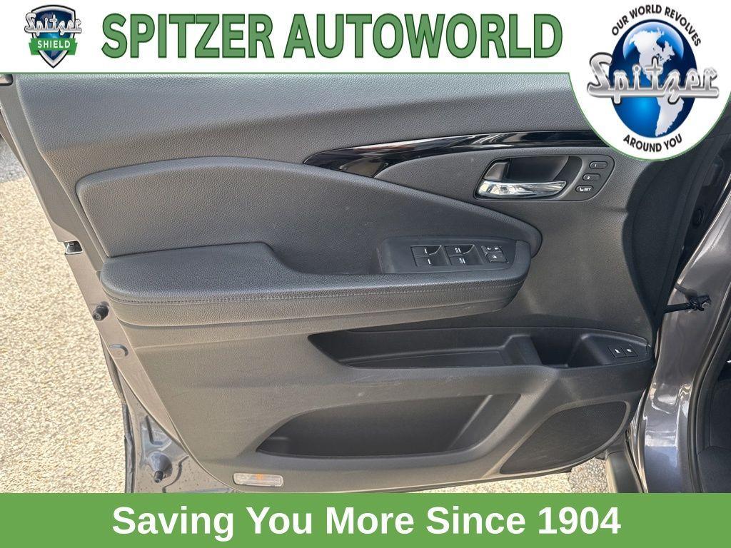used 2021 Honda Pilot car, priced at $29,379
