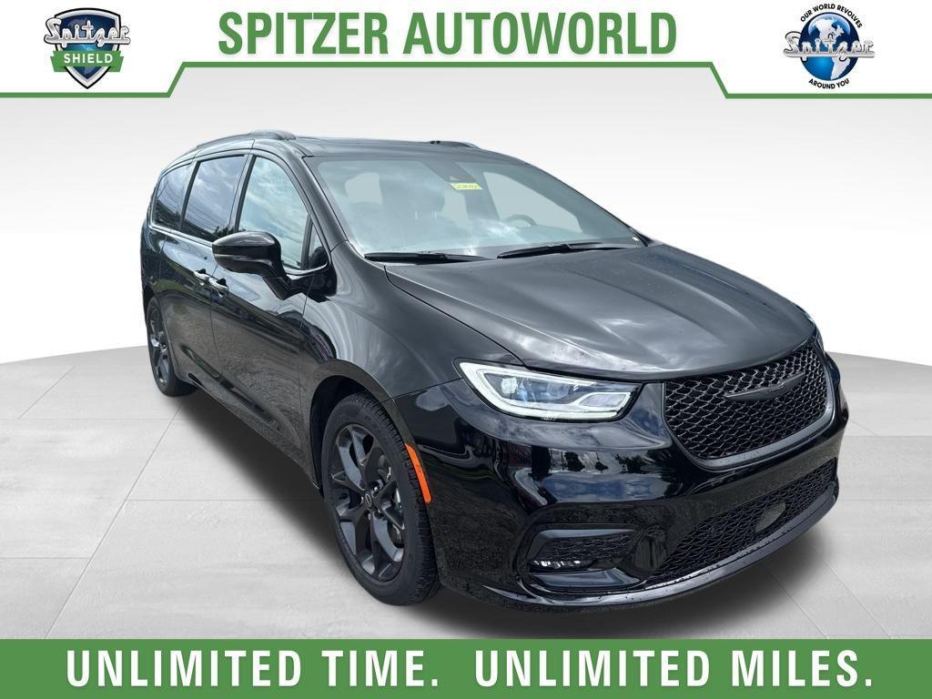 new 2026 Chrysler Pacifica car, priced at $51,629