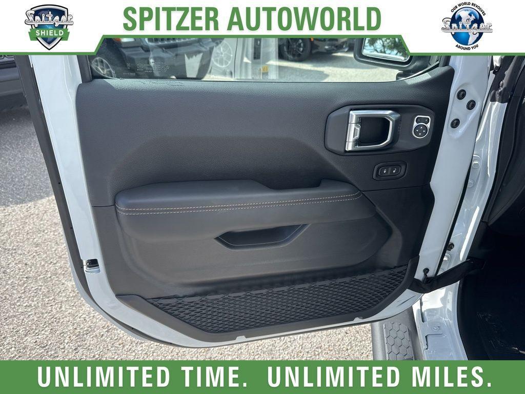 new 2025 Jeep Wrangler car, priced at $55,995