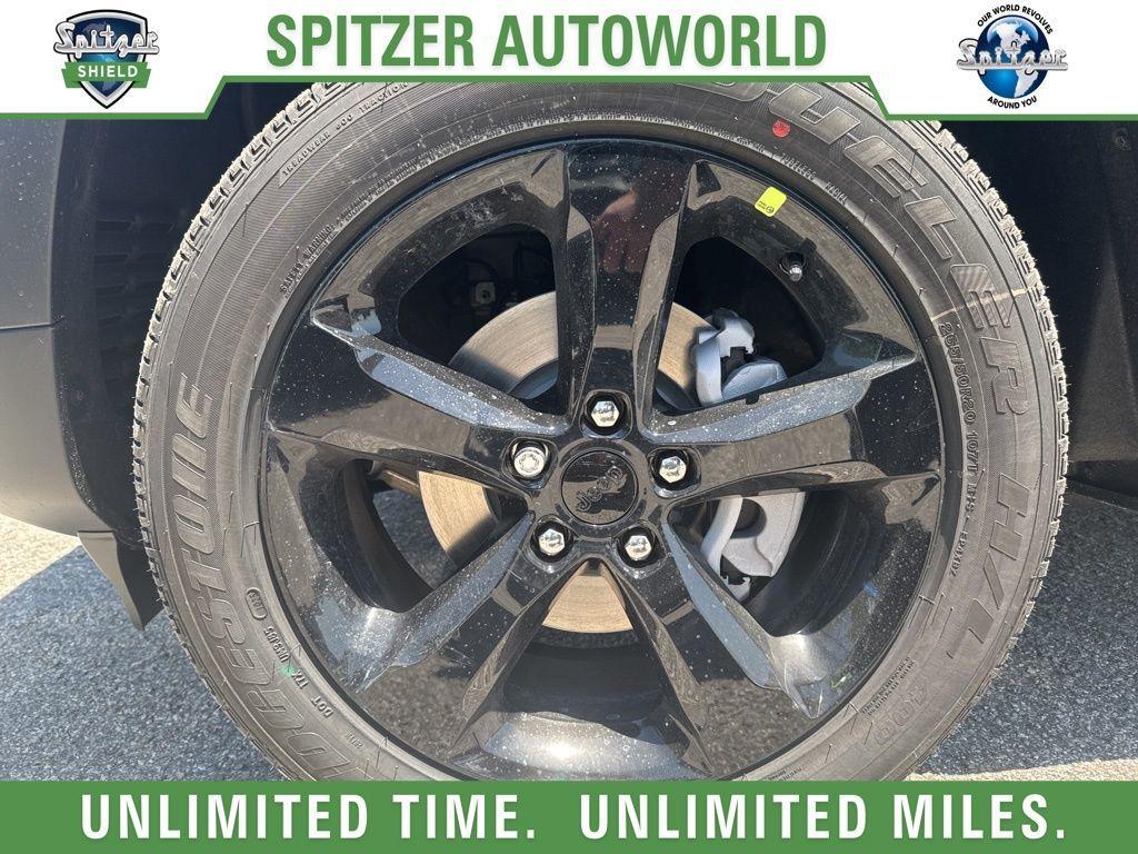 new 2025 Jeep Grand Cherokee car, priced at $36,729