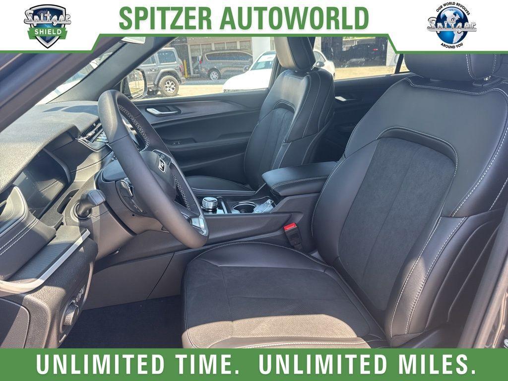 new 2025 Jeep Grand Cherokee car, priced at $36,729