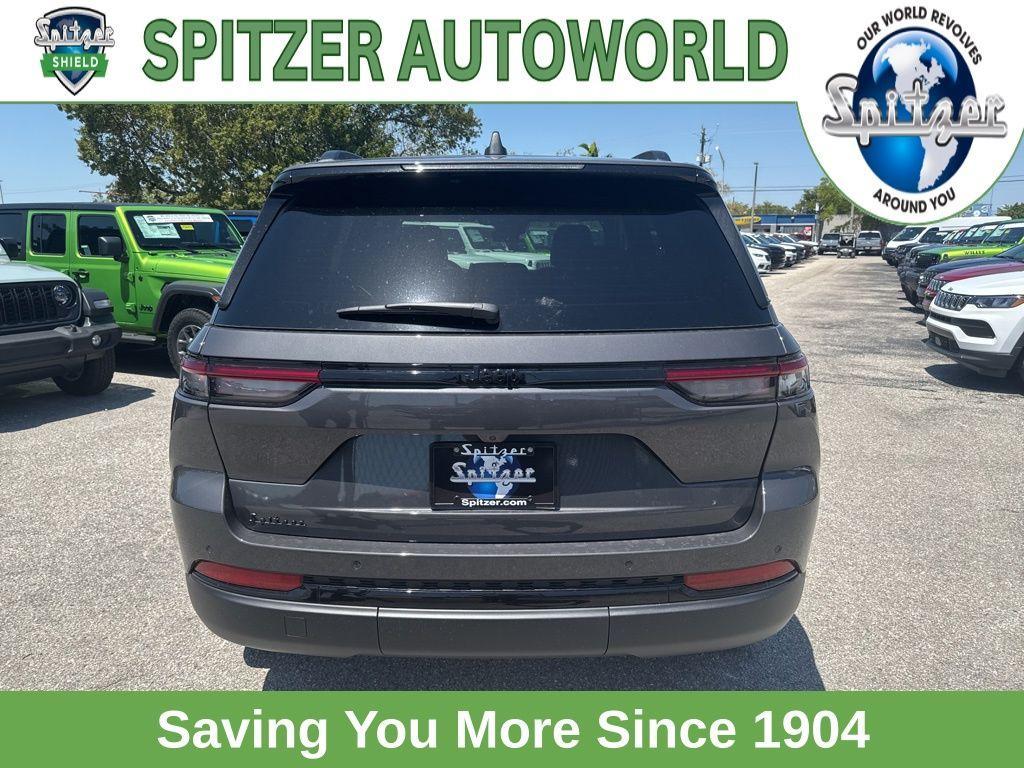 new 2025 Jeep Grand Cherokee car, priced at $37,129