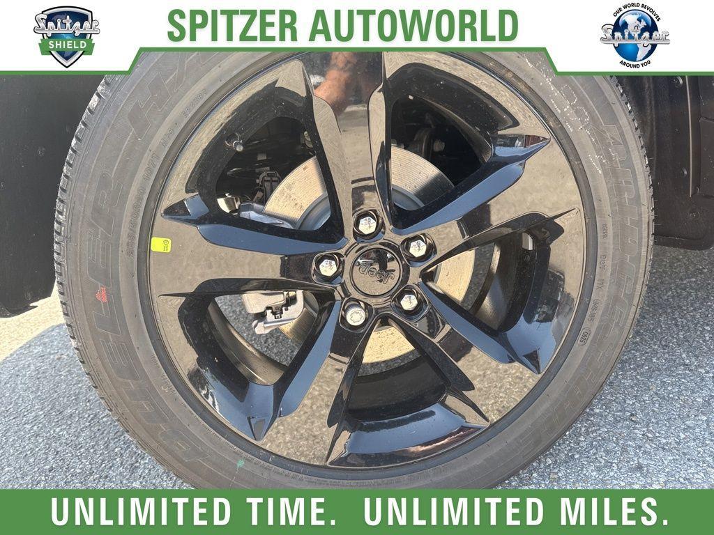 new 2025 Jeep Grand Cherokee car, priced at $36,729