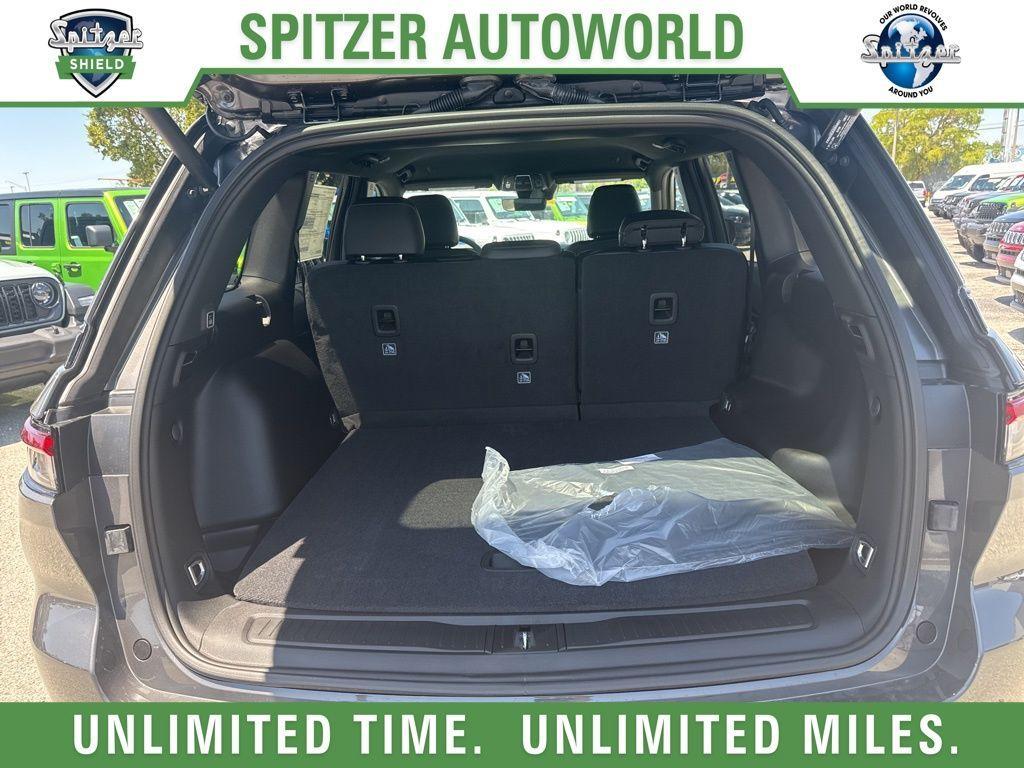 new 2025 Jeep Grand Cherokee car, priced at $36,729