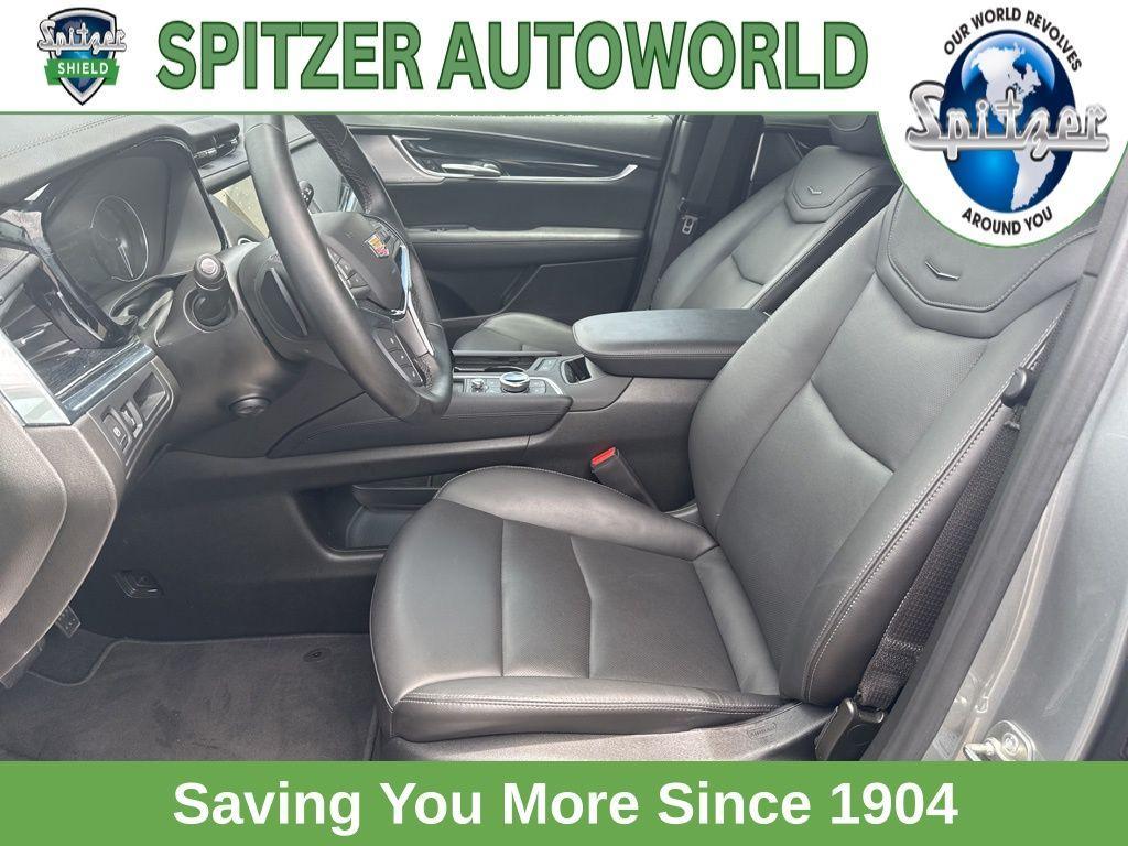 used 2025 Cadillac XT5 car, priced at $45,997