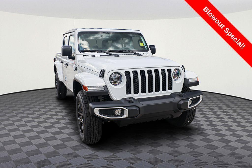 new 2023 Jeep Gladiator car