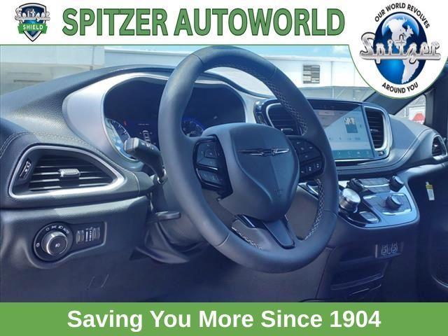 new 2024 Chrysler Pacifica car, priced at $43,655