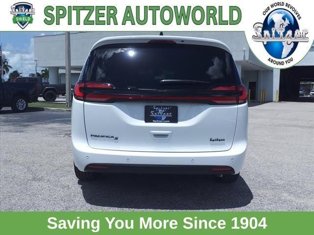 new 2024 Chrysler Pacifica car, priced at $43,655