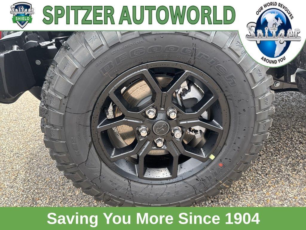 new 2025 Jeep Gladiator car, priced at $45,981