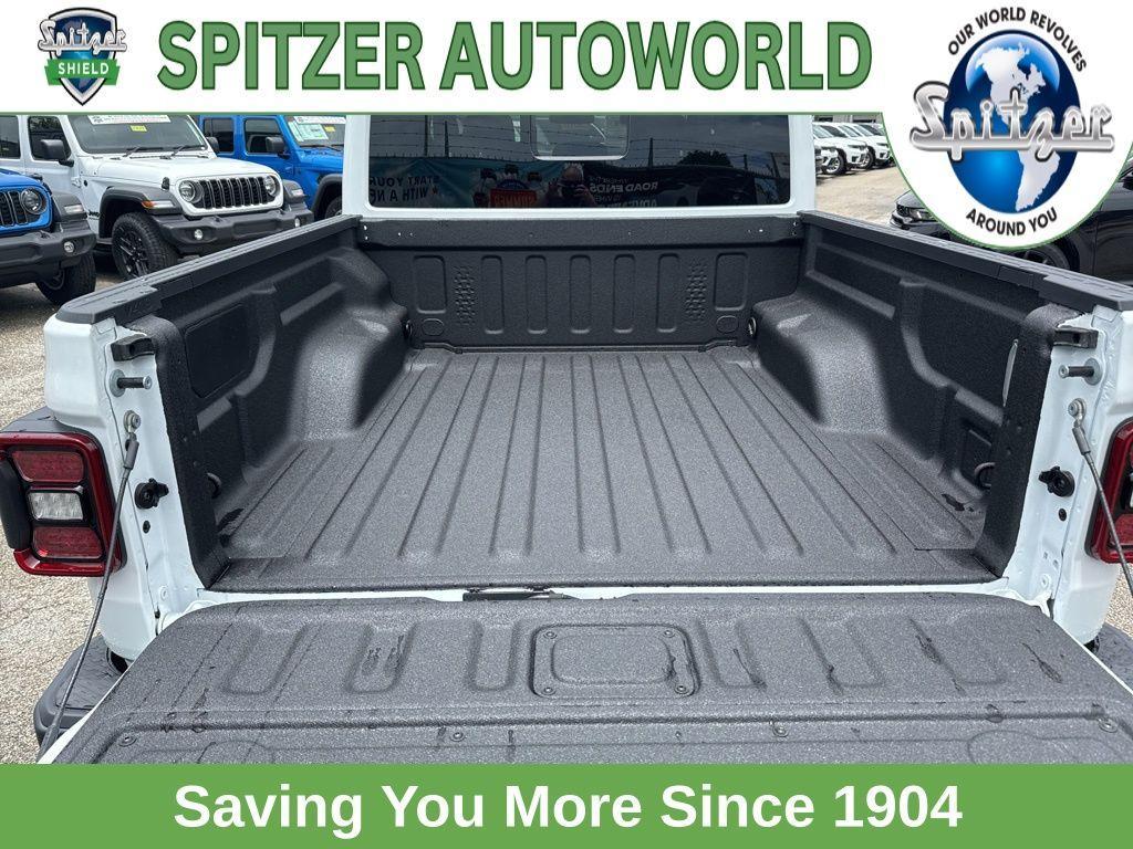 new 2025 Jeep Gladiator car, priced at $45,981