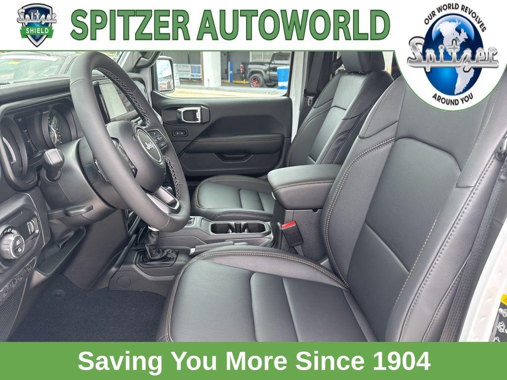 new 2025 Jeep Gladiator car, priced at $45,981