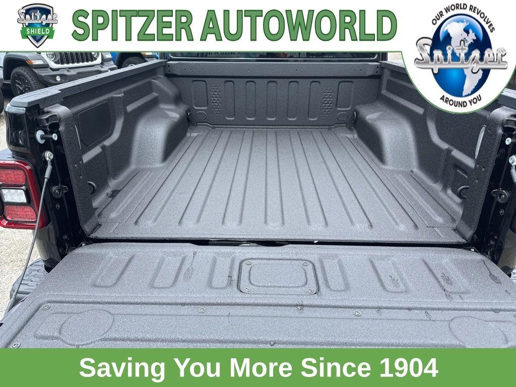 new 2025 Jeep Gladiator car, priced at $55,015