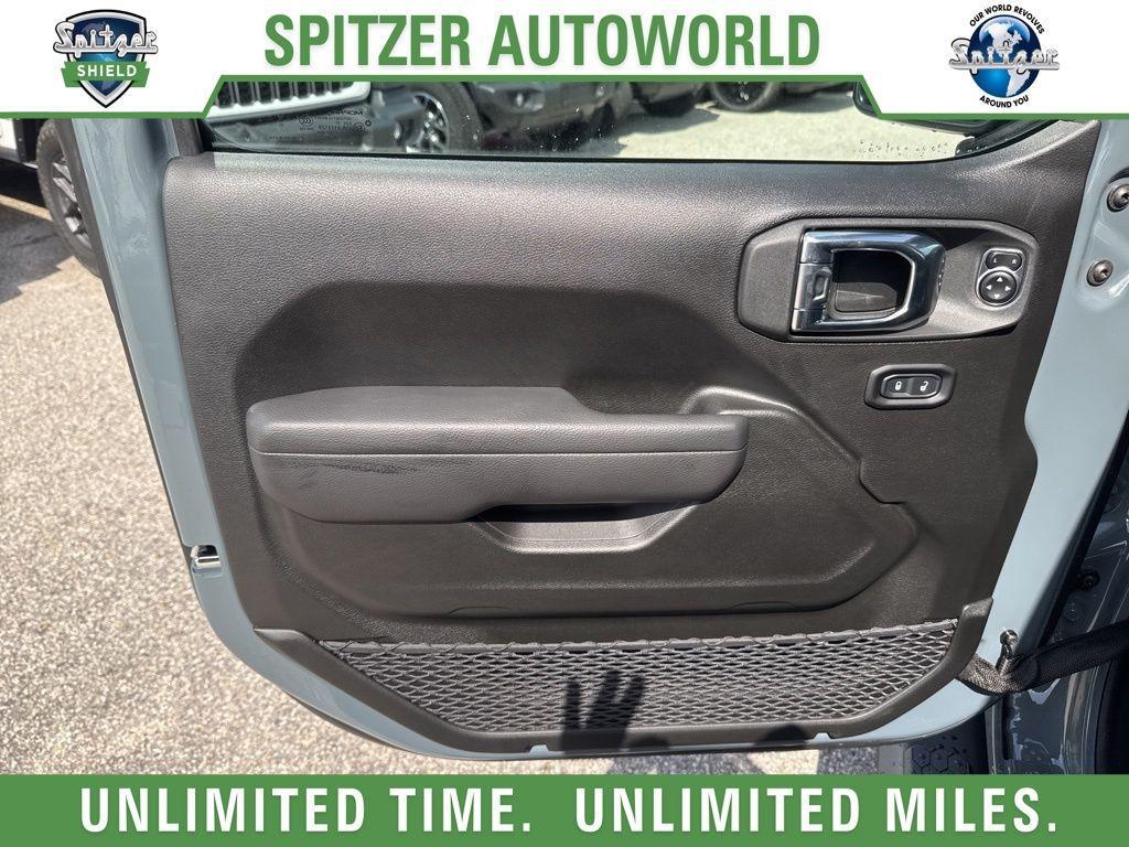 new 2025 Jeep Wrangler car, priced at $51,249