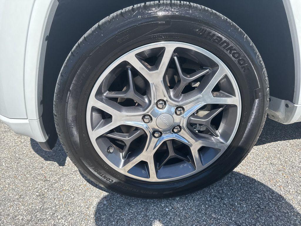 used 2021 Jeep Grand Cherokee car, priced at $20,991