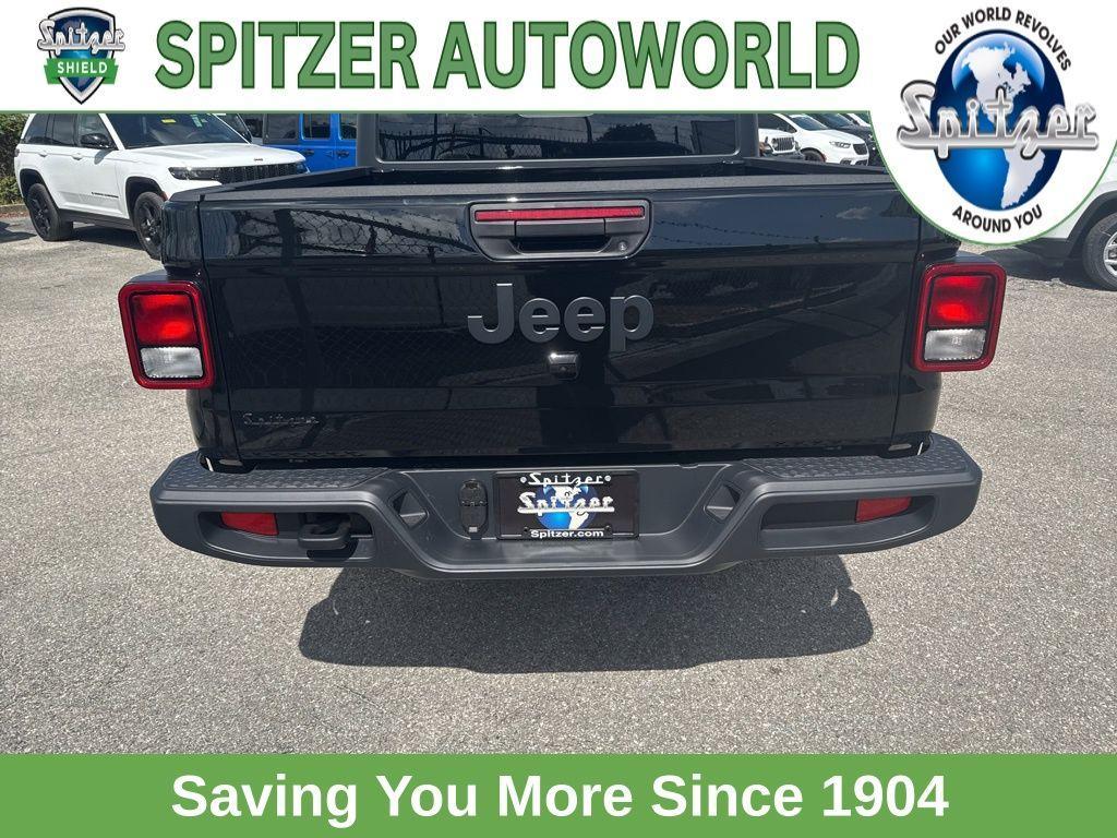 new 2025 Jeep Gladiator car, priced at $45,885
