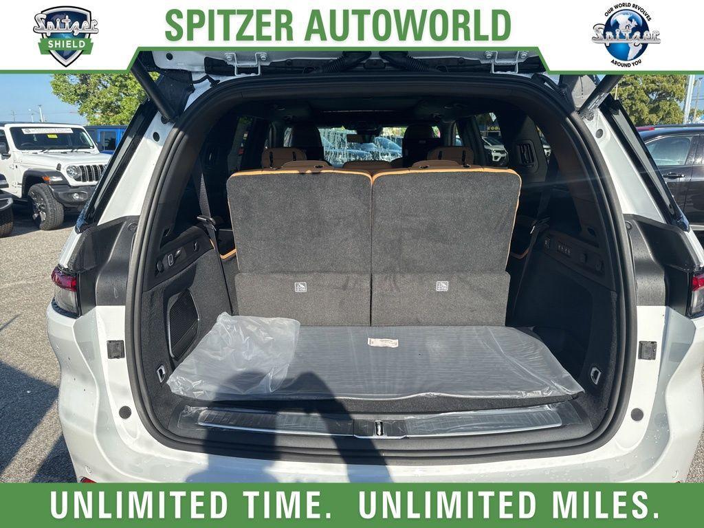 new 2025 Jeep Grand Cherokee L car, priced at $66,395